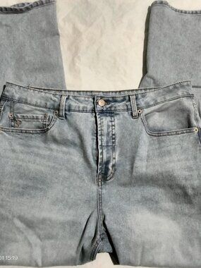 FRYE Women's Straight Leg Jeans Size 12/31(34x29) Light Wash Stretch Denim Blue